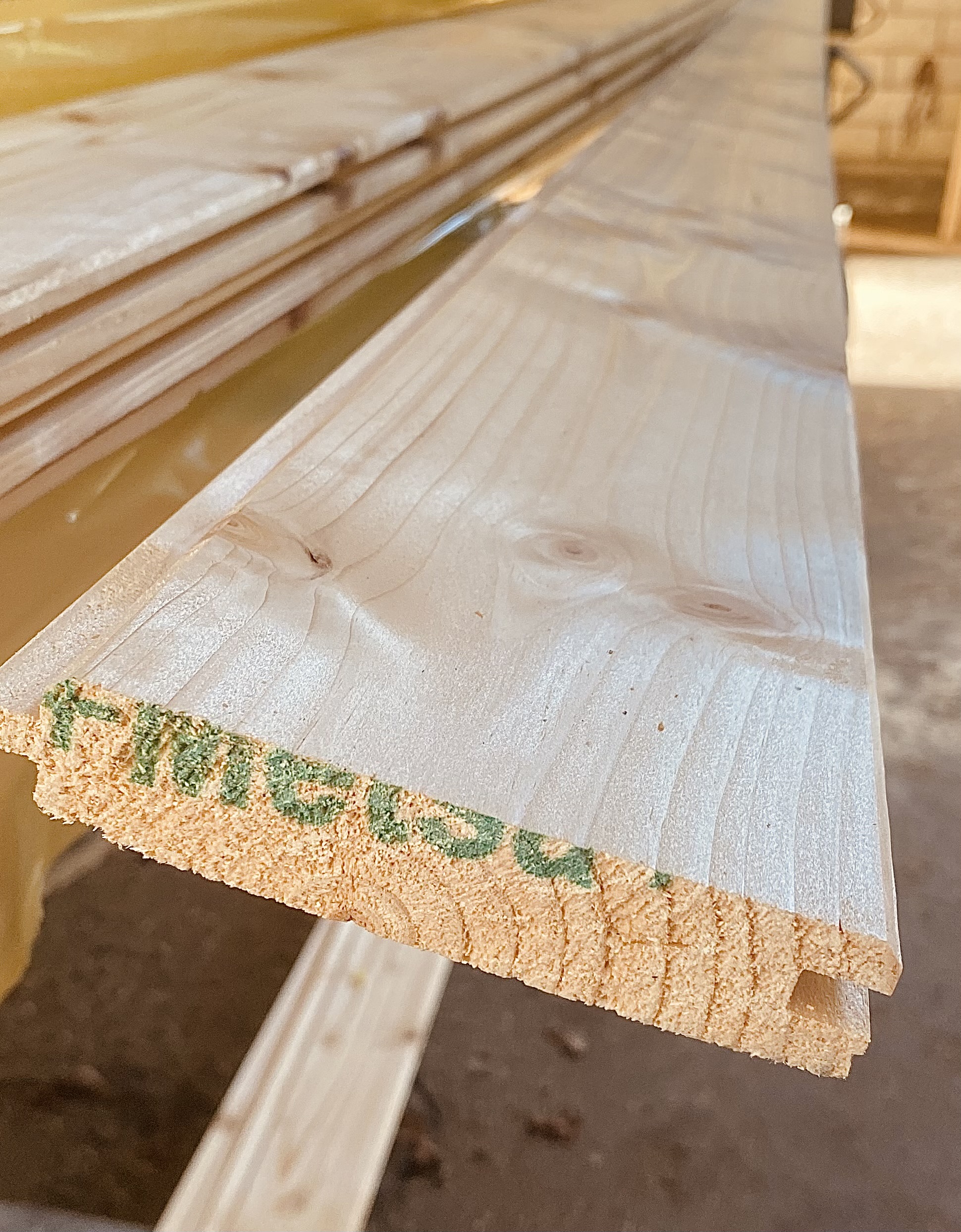 Faseprofilbrett 23,5/121 5,10m lang